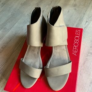 Aerosole 7.5 Midpoint shoe 2 inch heel.